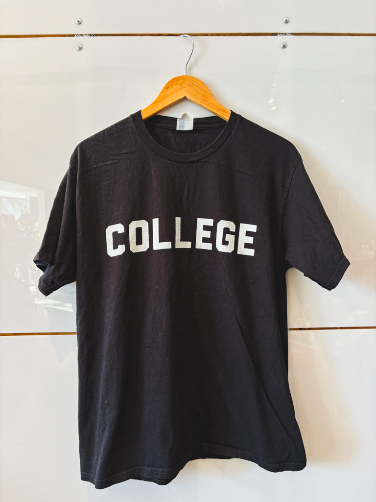 College black s/s tee - vintage