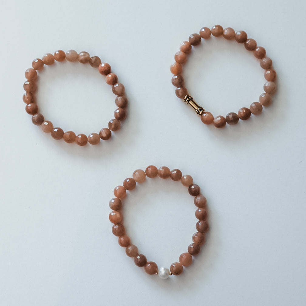 Luna Pearl Peach Moonstone Bracelet