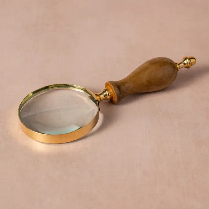 Pakadana Magnifying Glass