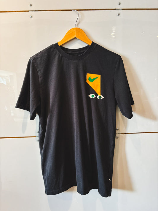 Seeking Sole Nike black s/s tee- vintage