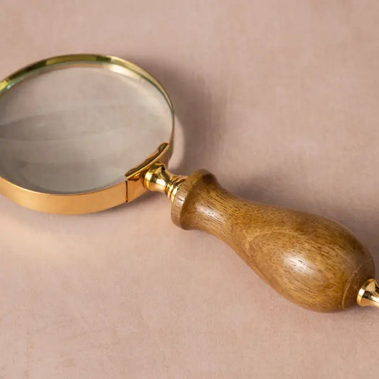 Pakadana Magnifying Glass