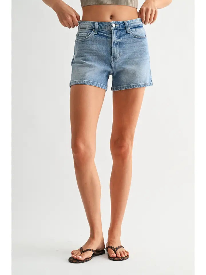 Regular Hem Stretch Short w Hidden Slit