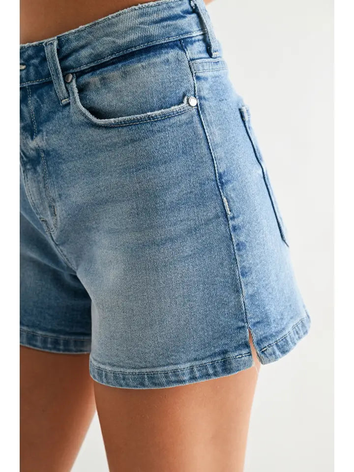 Regular Hem Stretch Short w Hidden Slit
