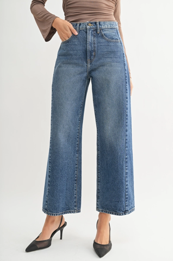 High Rise Twist Seam Barrel Jean